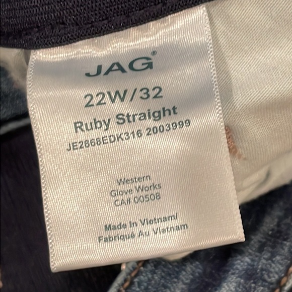 JAG jeans, “Ruby Straight,” cotton blend, great condition, 22W/32 - Picture 5 of 9